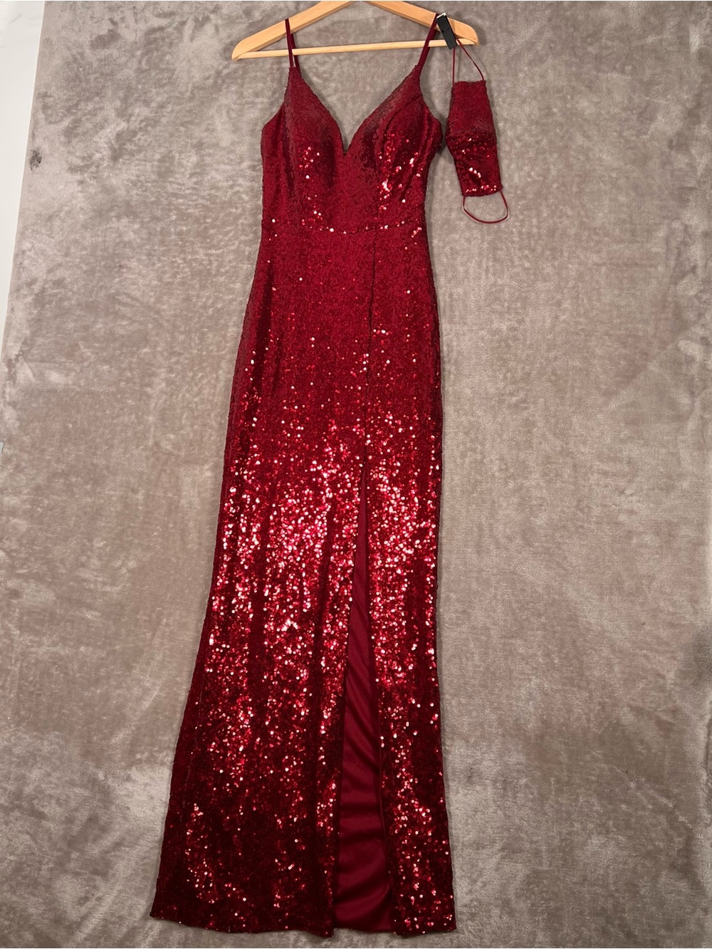 B Smart Gown Burgundy Red Sequin Long Formal Dress Women’s Size 4